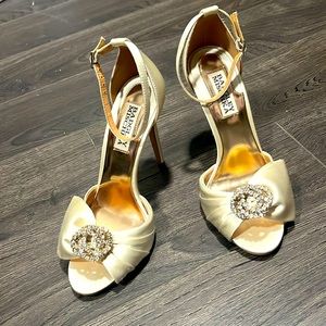 Women’s dressy heels size 6